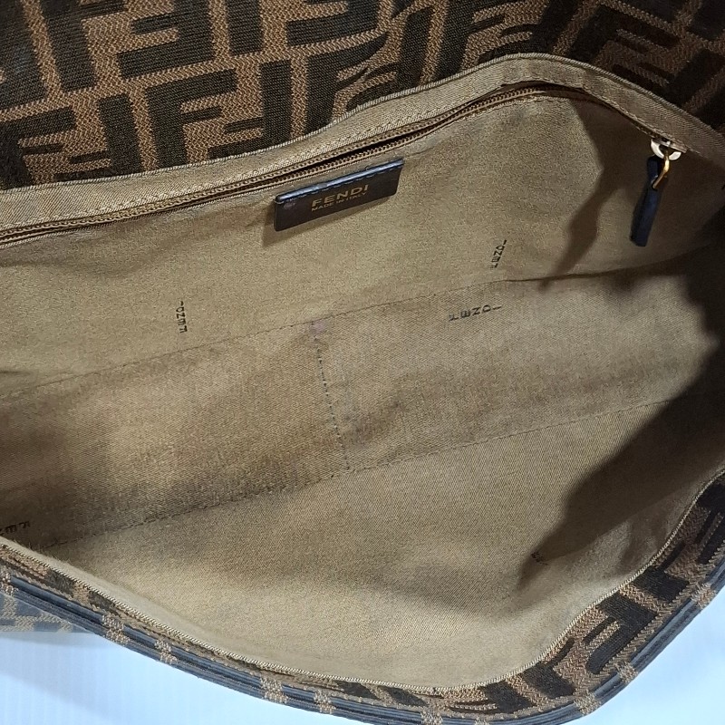 FENDI Maxi 法棍包-9