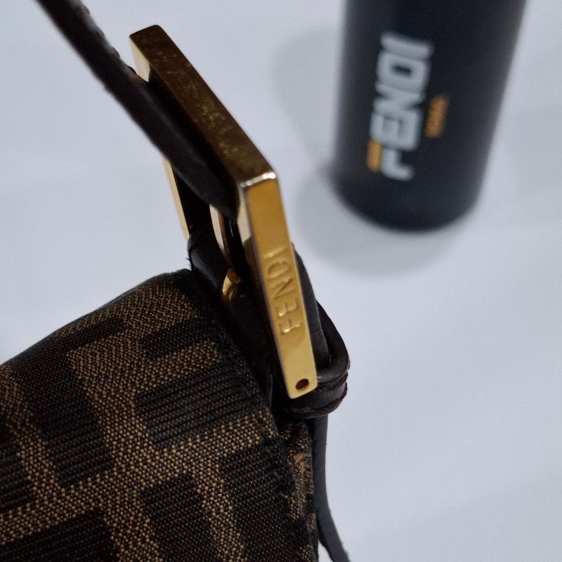 FENDI Maxi 法棍包-10