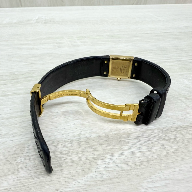 CHANEL黑色菱格衍縫皮革18K金方形石英錶H0109-9