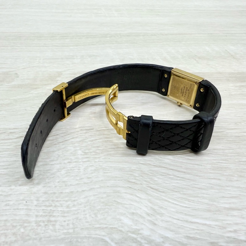 CHANEL黑色菱格衍縫皮革18K金方形石英錶H0109-12
