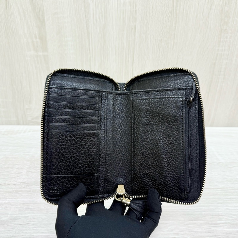 GUCCI黑色牛皮SOHO流蘇淡金ㄇ拉中夾351486-6