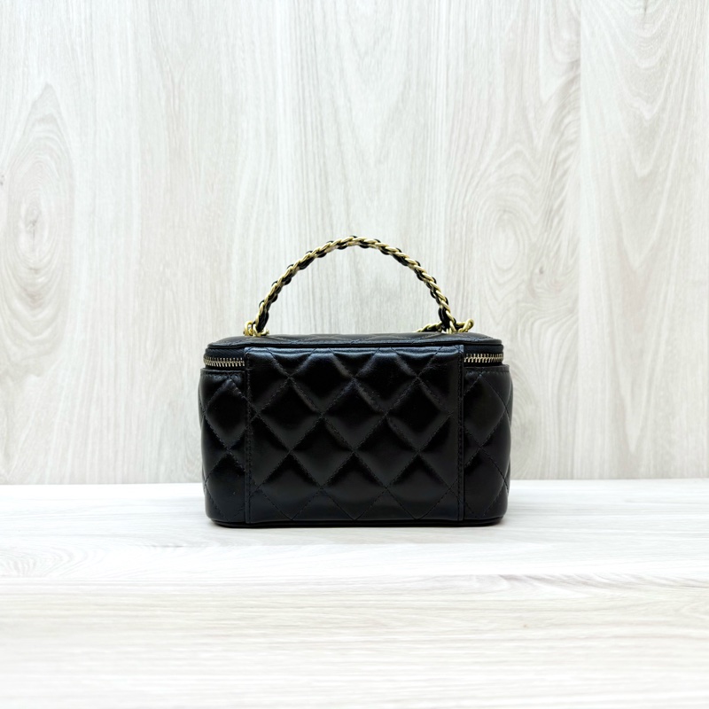 CHANEL黑金滑面牛皮23P字母手柄長盒子AP3243-1