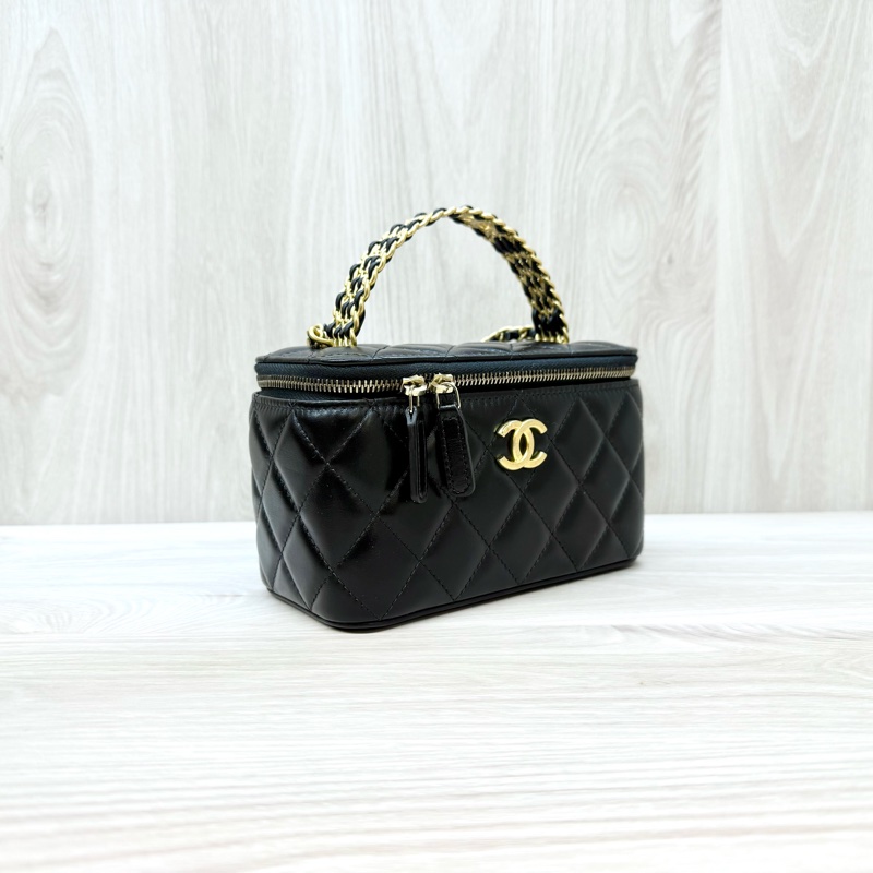 CHANEL黑金滑面牛皮23P字母手柄長盒子AP3243-3