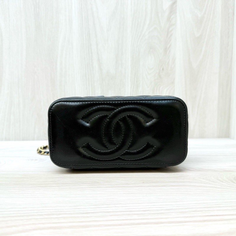 CHANEL黑金滑面牛皮23P字母手柄長盒子AP3243-5