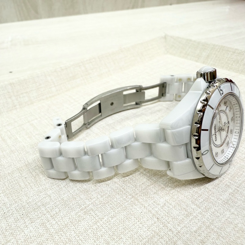 CHANEL白色陶瓷12點鑽J12石英錶33mm/H1628-3