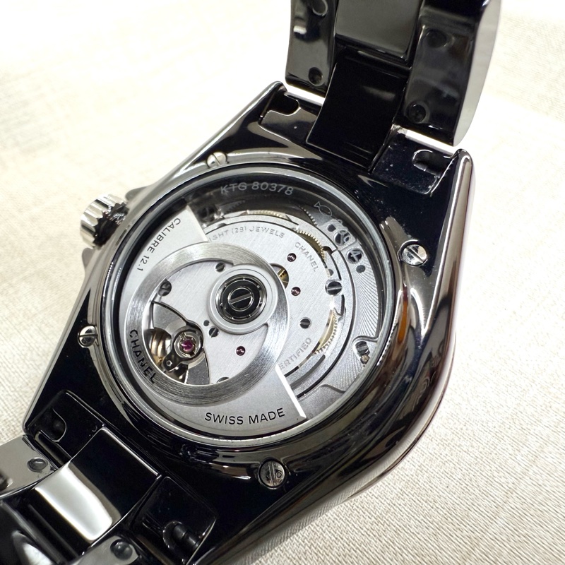 Chanel黑色鑲鑽J12 CALIBER機芯陶瓷腕錶38mm/H5702-10