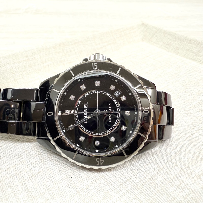Chanel黑色鑲鑽J12 CALIBER機芯陶瓷腕錶38mm/H5702-11