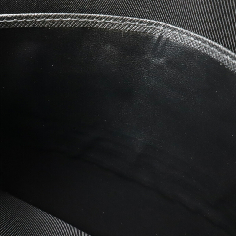 路易威登 Taiga Pochette Voyage MM 第二款手拿包/小手包，小牛皮材質，黑色，M30547-8