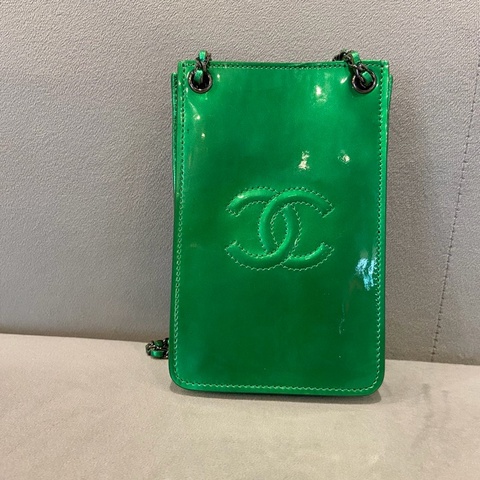 99新閒置品 Chanel綠色漆皮鏈條手機包