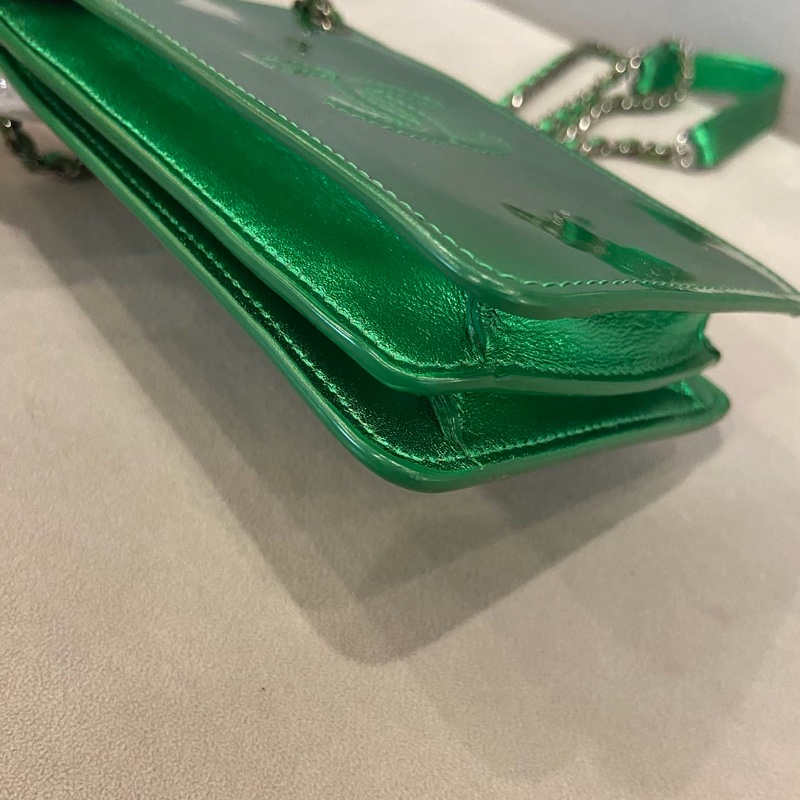 99新閒置品 Chanel綠色漆皮鏈條手機包-3