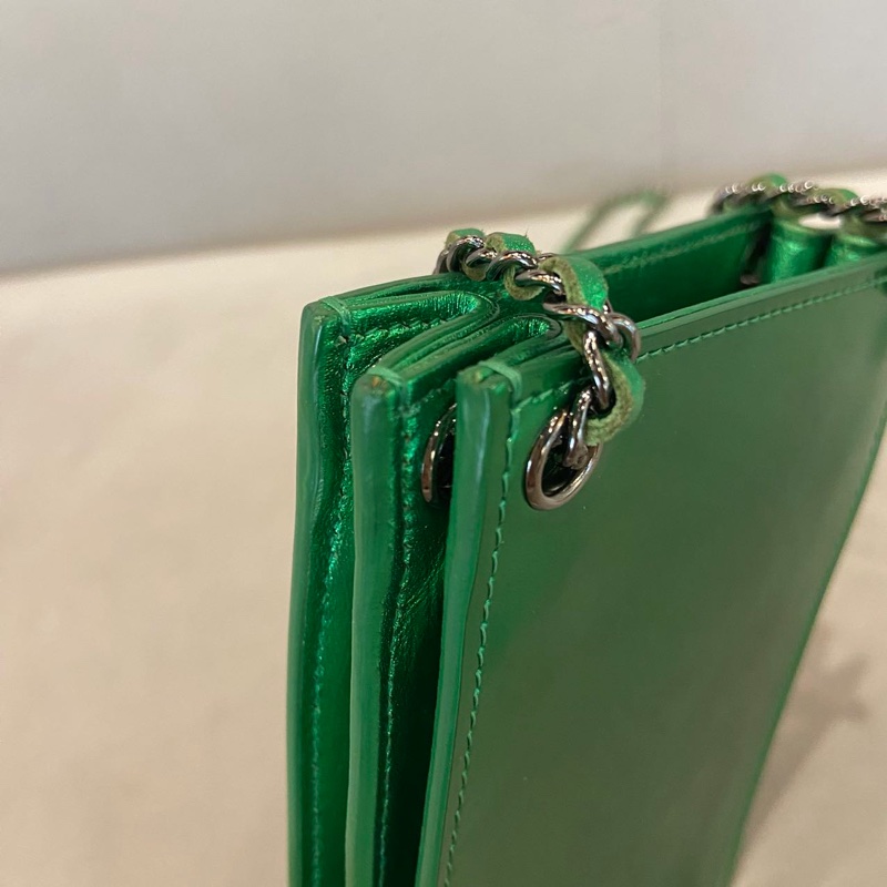 99新閒置品 Chanel綠色漆皮鏈條手機包-7