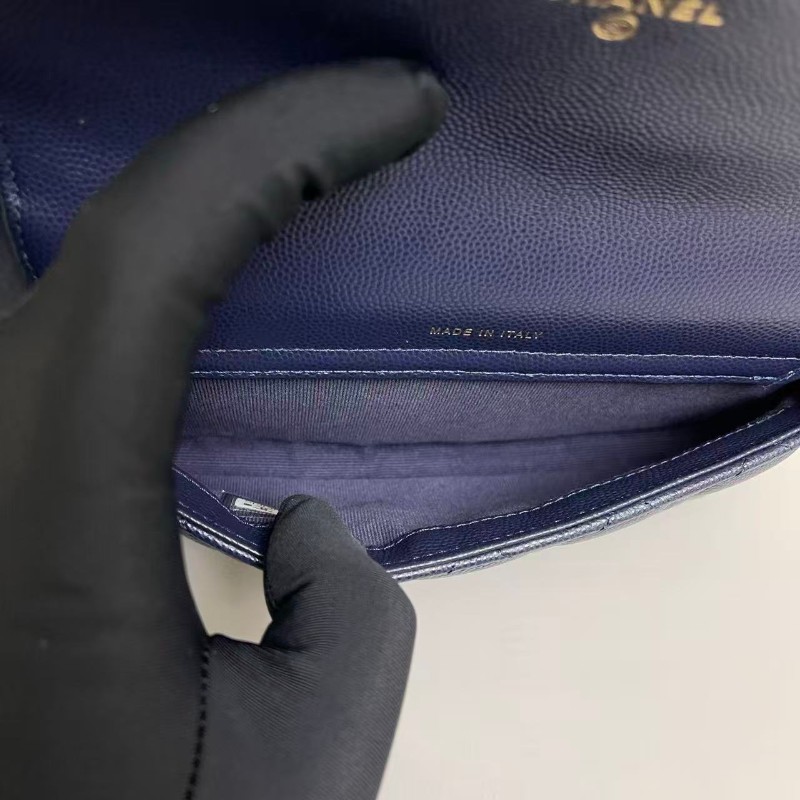 Chanel 深藍色金扣牛皮荔枝紋woc鏈條包-8