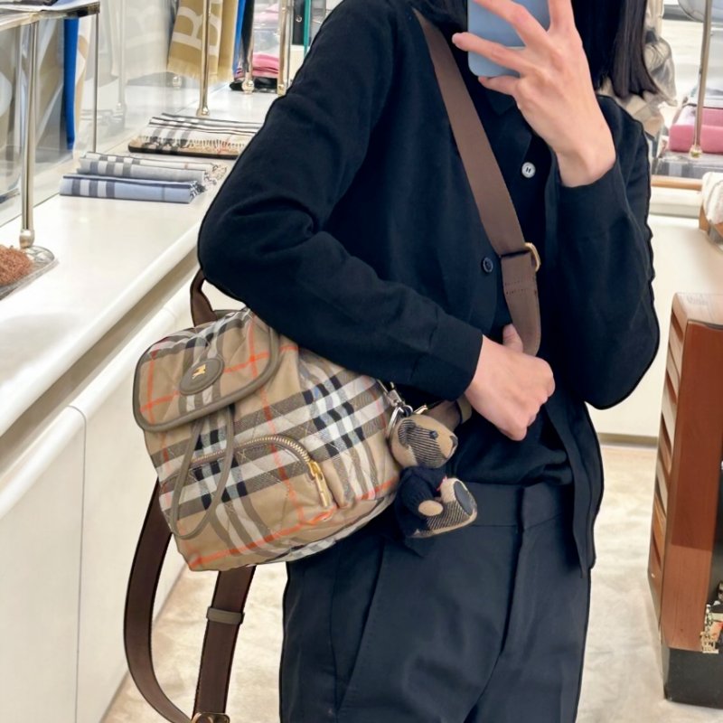 🎉新品好折扣✨Burberry 81189091 迷你 Horseshoe 雙肩包 沙米色-1