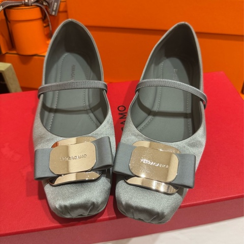 Salvatore Ferragamo 菲拉格慕絲綢面蝴蝶芭蕾平底鞋 🩰 尺寸37