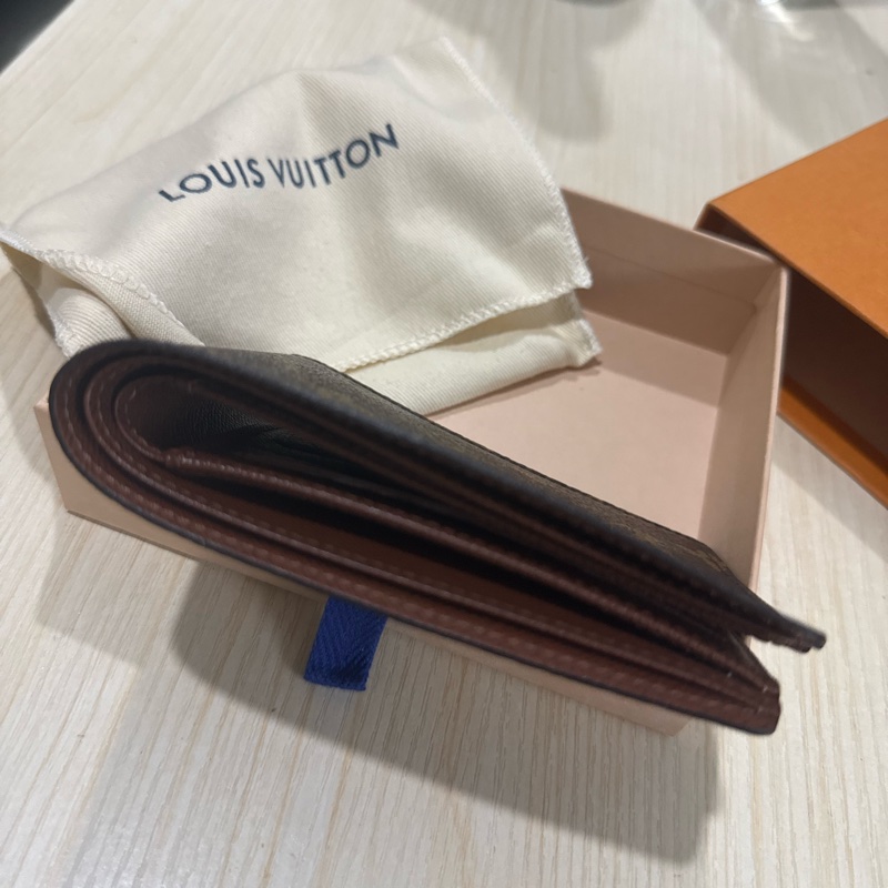 LOUIS VUITTON-3
