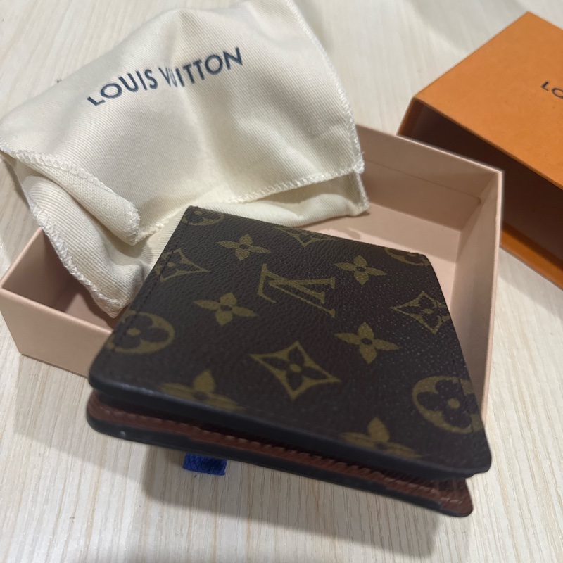 LOUIS VUITTON-4