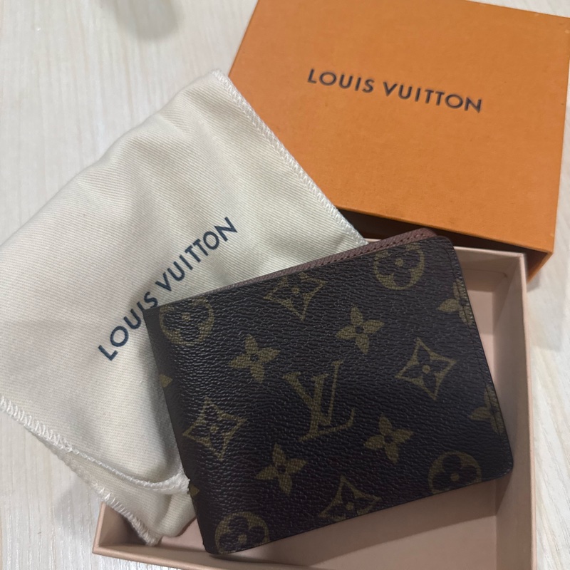 LOUIS VUITTON-10