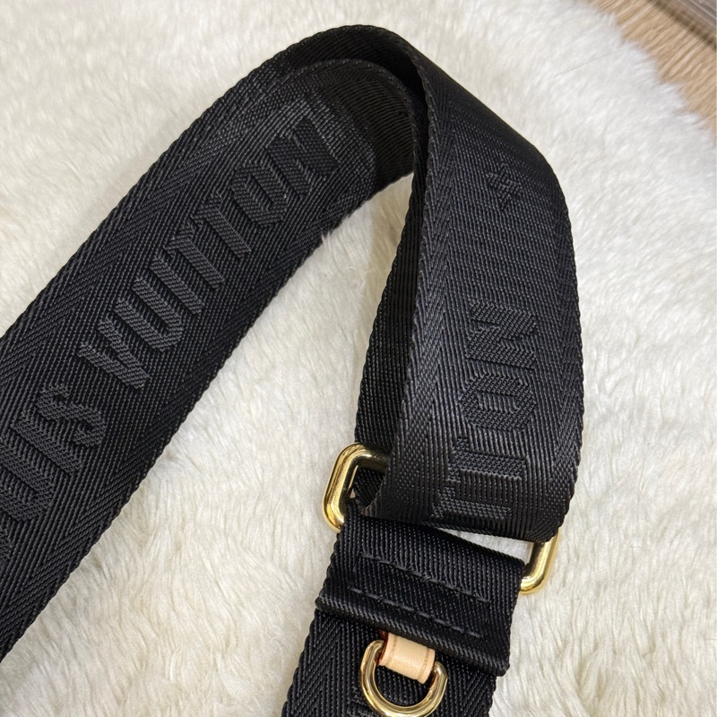 只賣到聖誕節🎄未使用99新✨超級好看的LV黑色斜背帶 Louis Vuitton新款背帶-15
