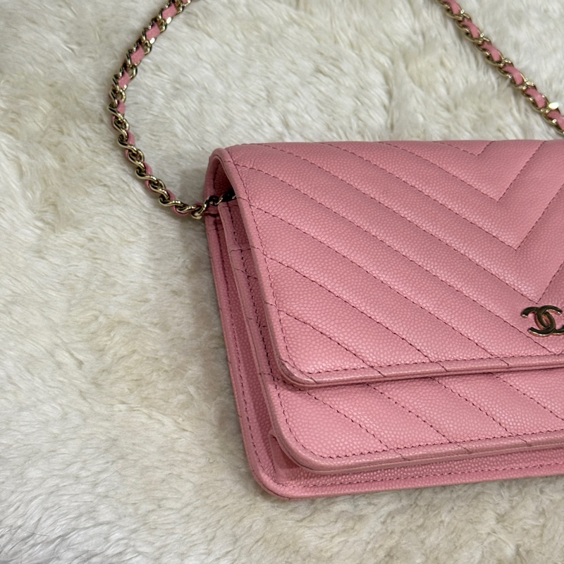 賣三天到12/20下架🔥好用又很美的💓CHANEL WOC香奈兒 荔枝牛皮 粉色 斜背包-10