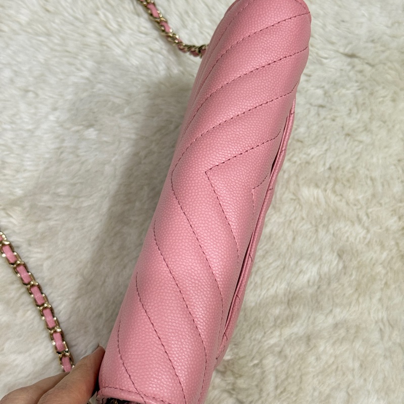 賣三天到12/20下架🔥好用又很美的💓CHANEL WOC香奈兒 荔枝牛皮 粉色 斜背包-13