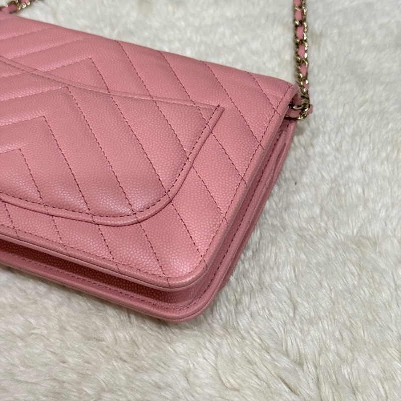 賣三天到12/20下架🔥好用又很美的💓CHANEL WOC香奈兒 荔枝牛皮 粉色 斜背包-14