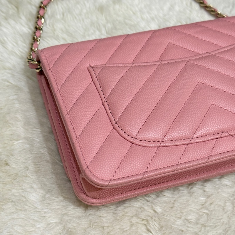賣三天到12/20下架🔥好用又很美的💓CHANEL WOC香奈兒 荔枝牛皮 粉色 斜背包-16