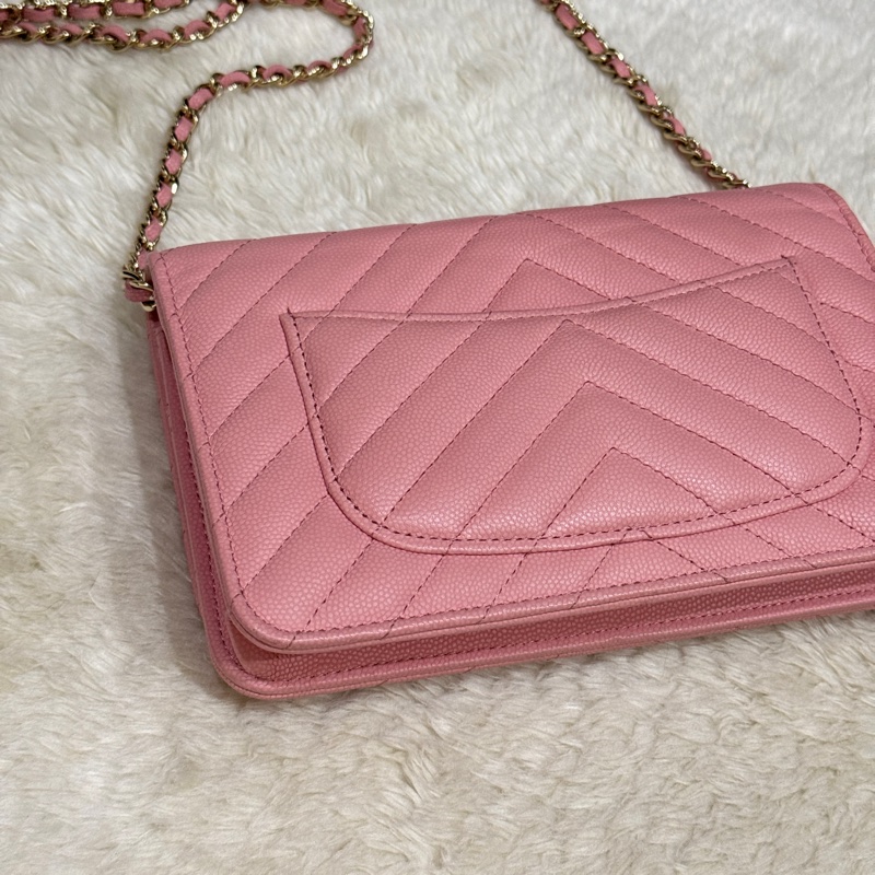 賣三天到12/20下架🔥好用又很美的💓CHANEL WOC香奈兒 荔枝牛皮 粉色 斜背包-17