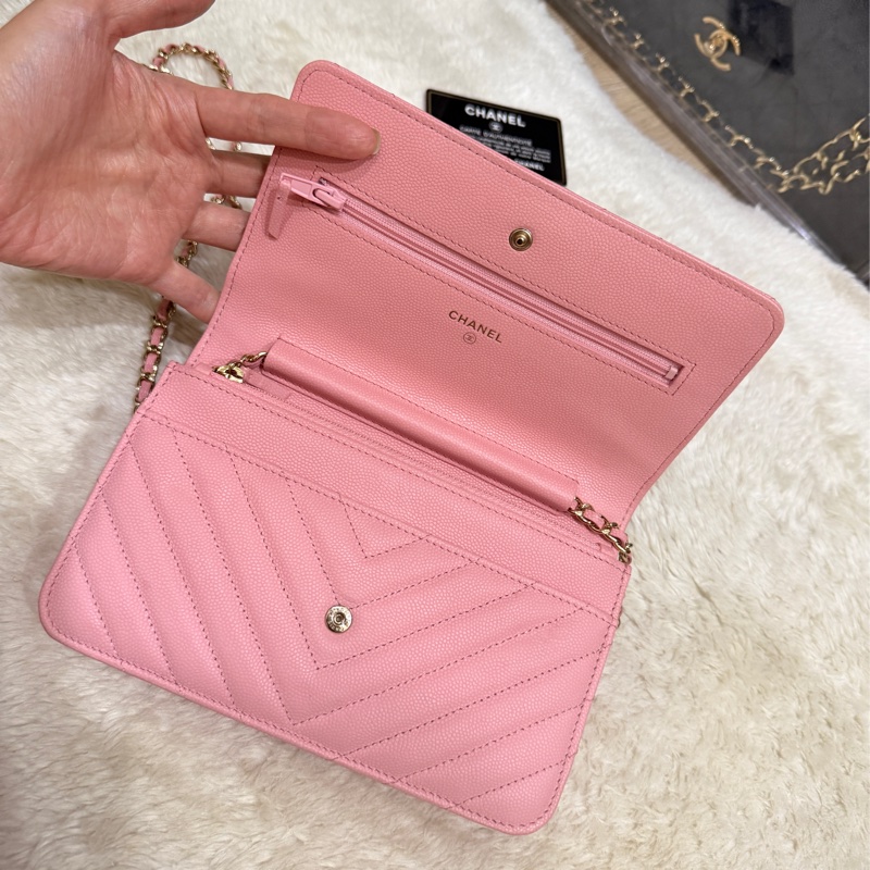 賣三天到12/20下架🔥好用又很美的💓CHANEL WOC香奈兒 荔枝牛皮 粉色 斜背包-19