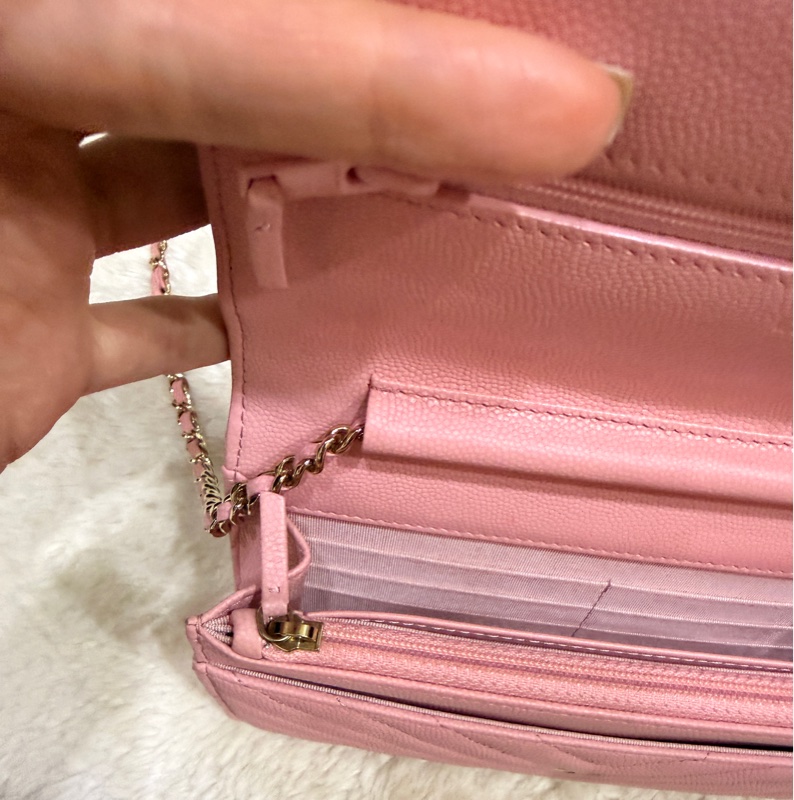 賣三天到12/20下架🔥好用又很美的💓CHANEL WOC香奈兒 荔枝牛皮 粉色 斜背包-23