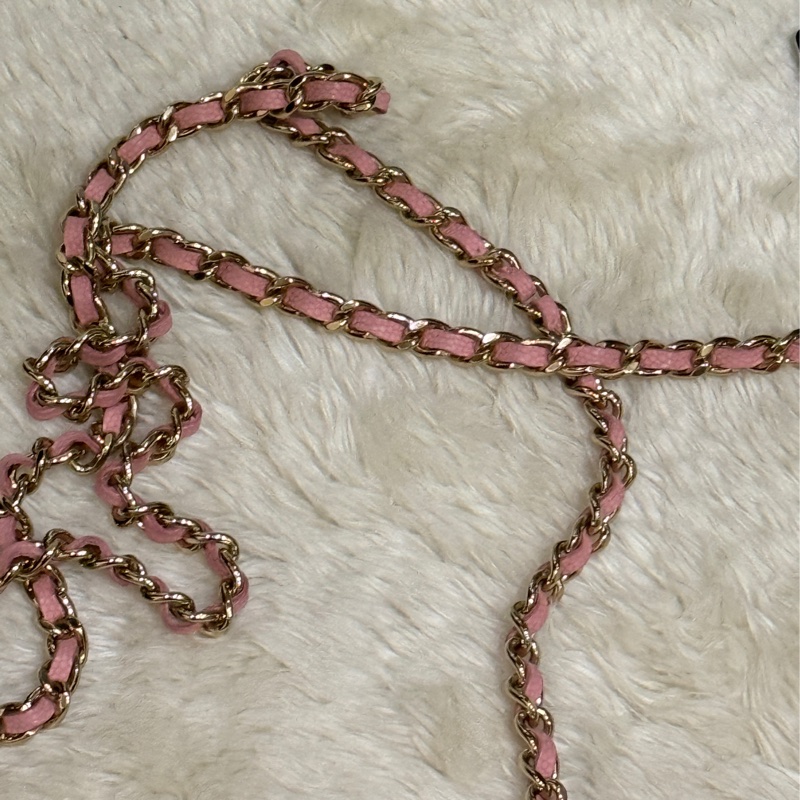 賣三天到12/20下架🔥好用又很美的💓CHANEL WOC香奈兒 荔枝牛皮 粉色 斜背包-44