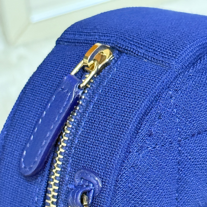 只賣到12/21🉐閑置品98新！！ 圓餅包 斜背包-14