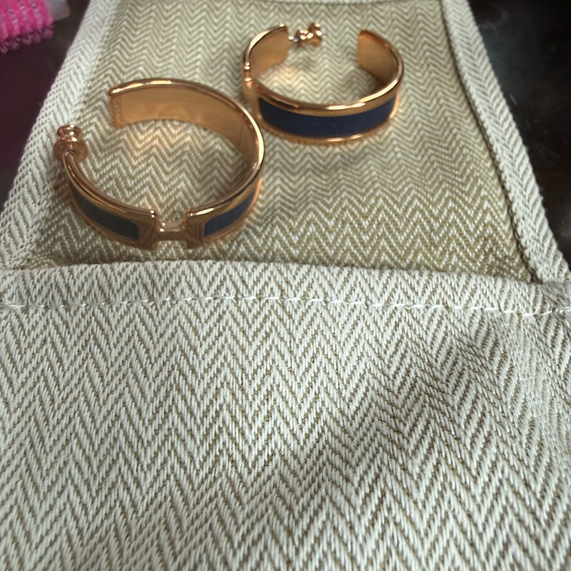Hermès🇫🇷 愛馬仕 蹄狀大圈耳環 玫瑰金×深藍｜全新未拆膜-0