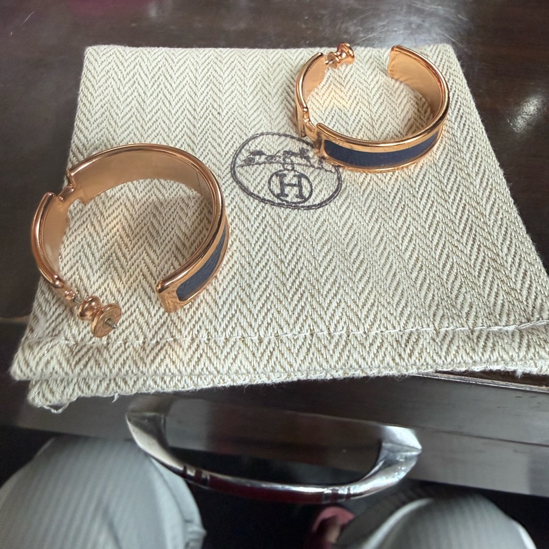Hermès🇫🇷 愛馬仕 蹄狀大圈耳環 玫瑰金×深藍｜全新未拆膜-6