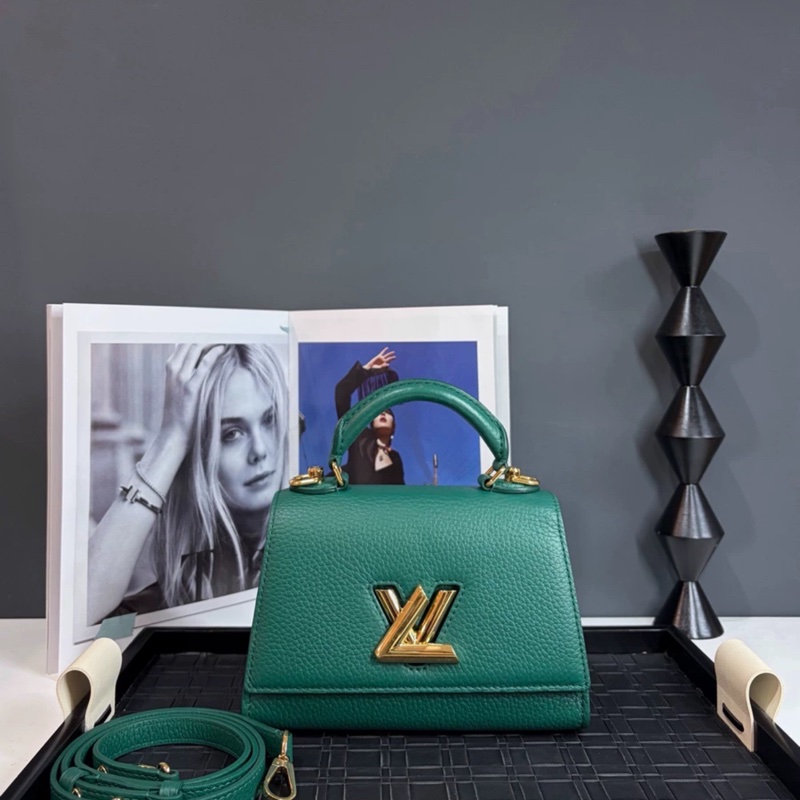 Louis Vuitton 閒置新 twist one handle 扭扭包 祖母綠配色 -1