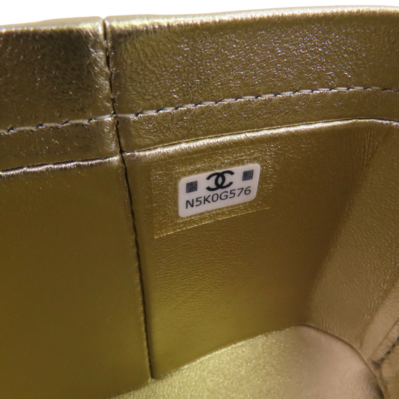 CHANEL 牛皮皮革Vanity Case金扣鏈帶肩背袋-6