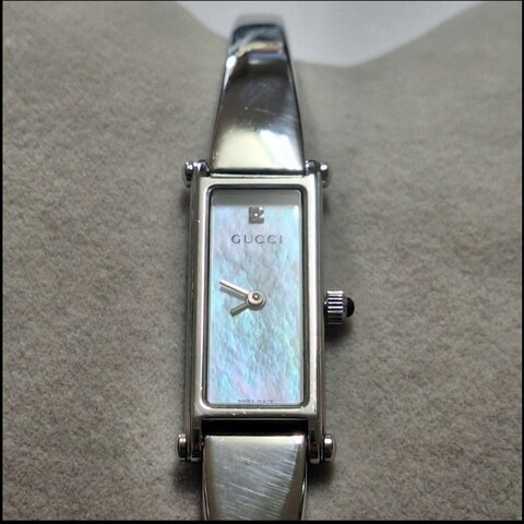 Gucci (古馳）天然真鑽女士腕錶 - 1500L