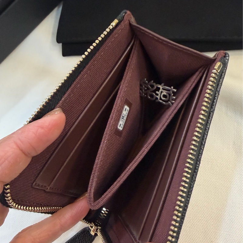 Chanel 新款L拉鏈短夾黑金-1
