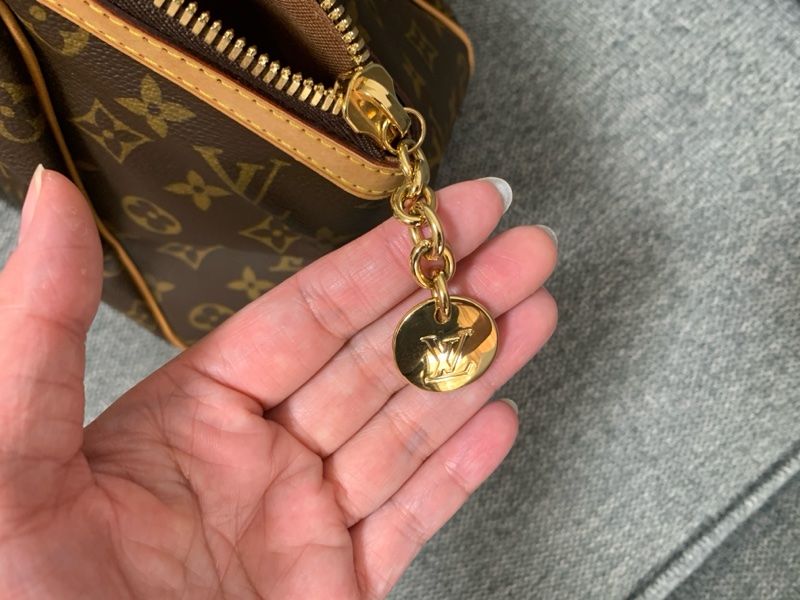 9成新 Louis Vuitton M40144 Tivoli GM經典花紋大肩背包 手提包 抓皺 保齡球包 貴婦包-2
