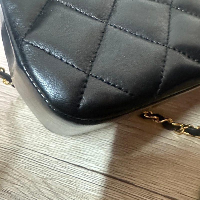 Chanel vintage 香奈兒小鈕釦肩背包/流浪包-10