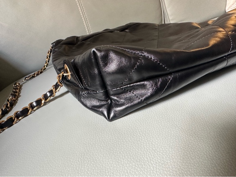 CHANEL 22bag 亮面小牛皮與金色金屬 後背包-2