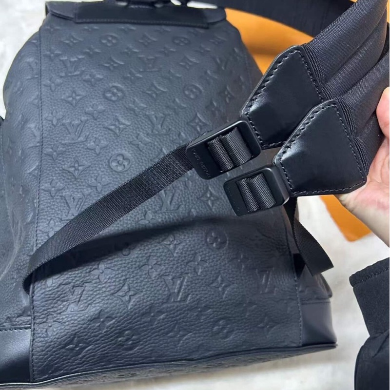 LV M55699 Christopher MM-5