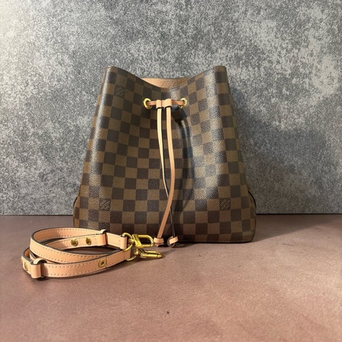 98新LV棋盤格水桶20編碼（祼包）