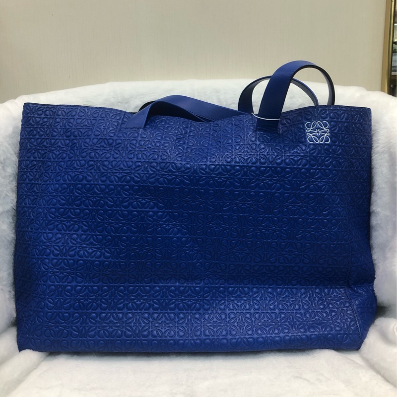 Loewe 藍色壓紋緹花Tote XC066-0