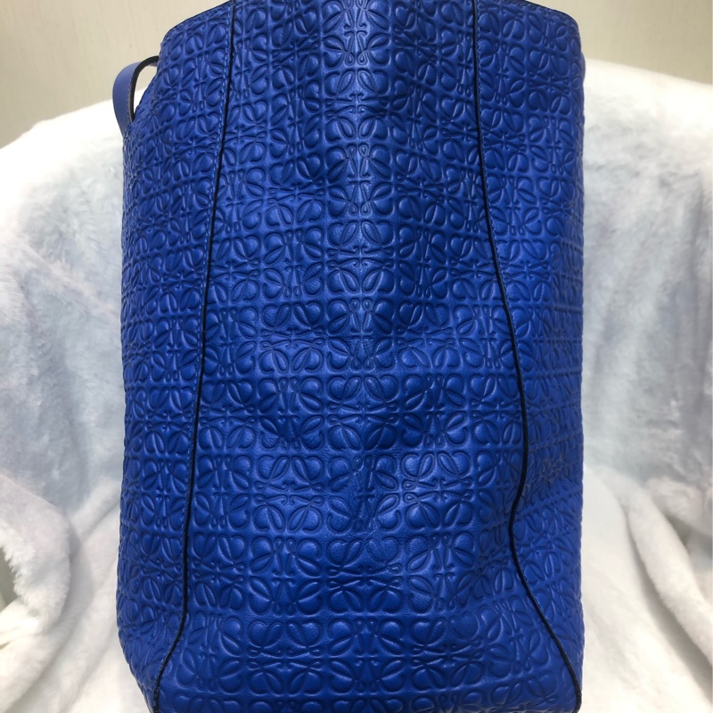 Loewe 藍色壓紋緹花Tote XC066-2