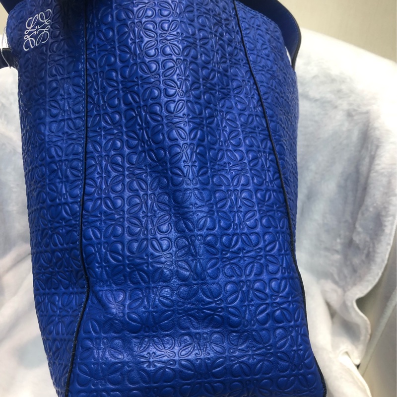 Loewe 藍色壓紋緹花Tote XC066-3