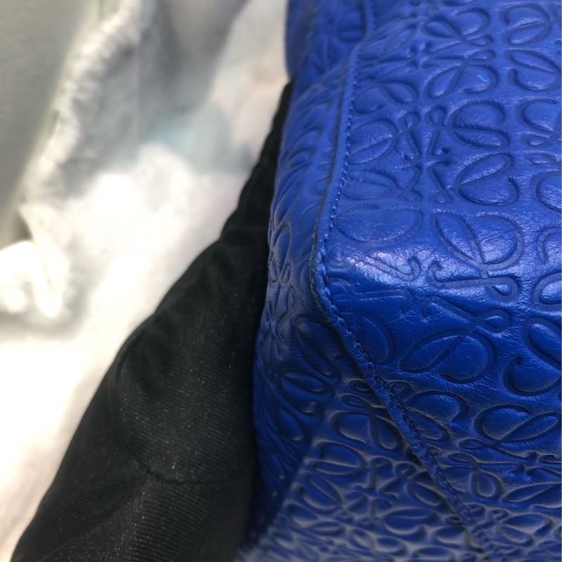 Loewe 藍色壓紋緹花Tote XC066-13