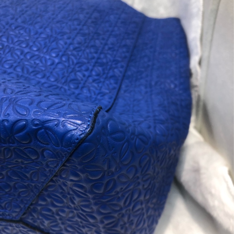 Loewe 藍色壓紋緹花Tote XC066-14