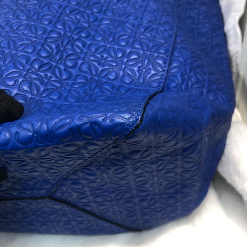 Loewe 藍色壓紋緹花Tote XC066-15
