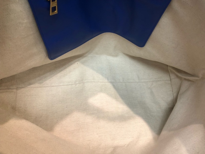 Loewe 藍色壓紋緹花Tote XC066-18