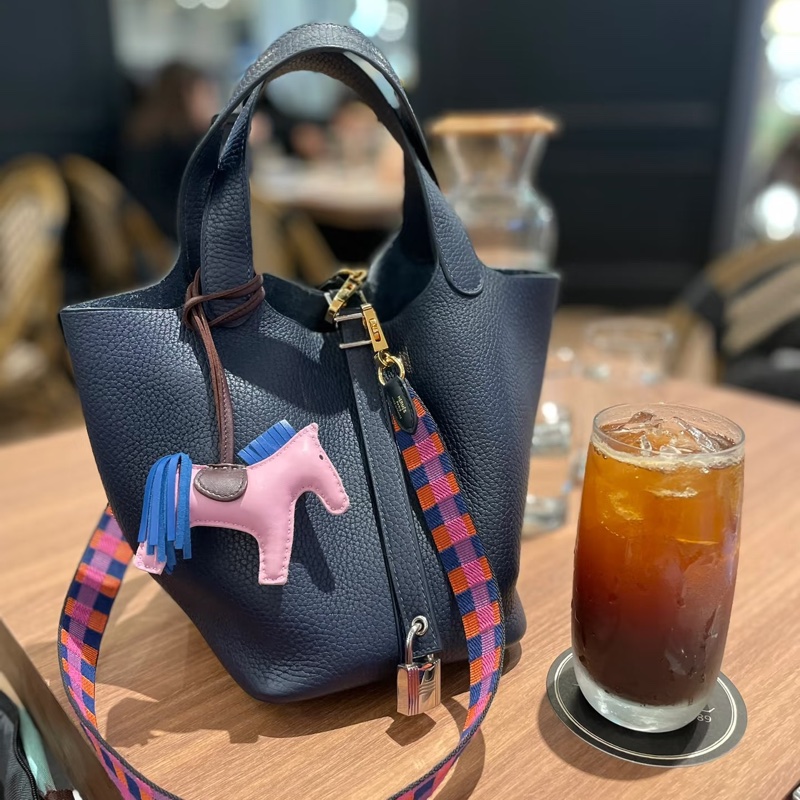 💗香緹國際精品💗 689 Hermes picotin 18 B刻 午夜藍👾-1